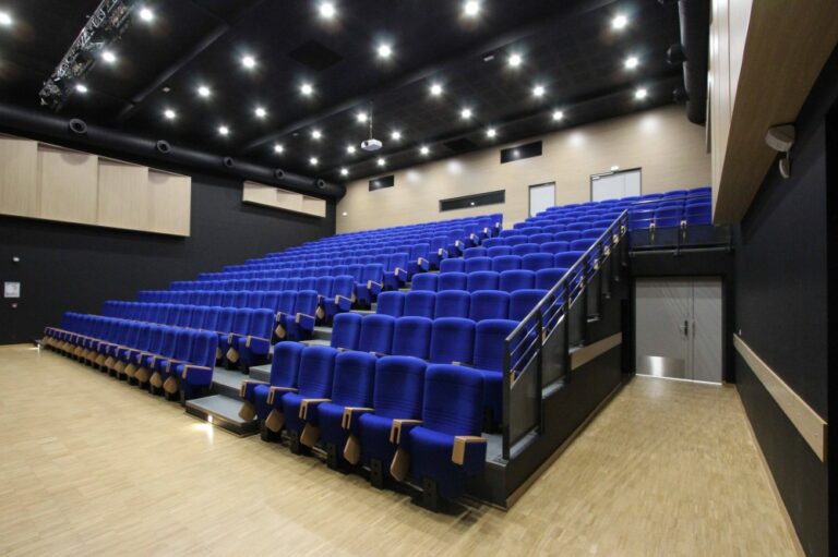 Salle de spectacle du collège Sainte-Marie, La Roche-sur-Foron